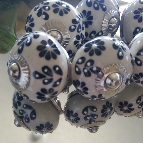 P12 Floral Ceramic Knobs with Black Pattern - Picture 5 of 5